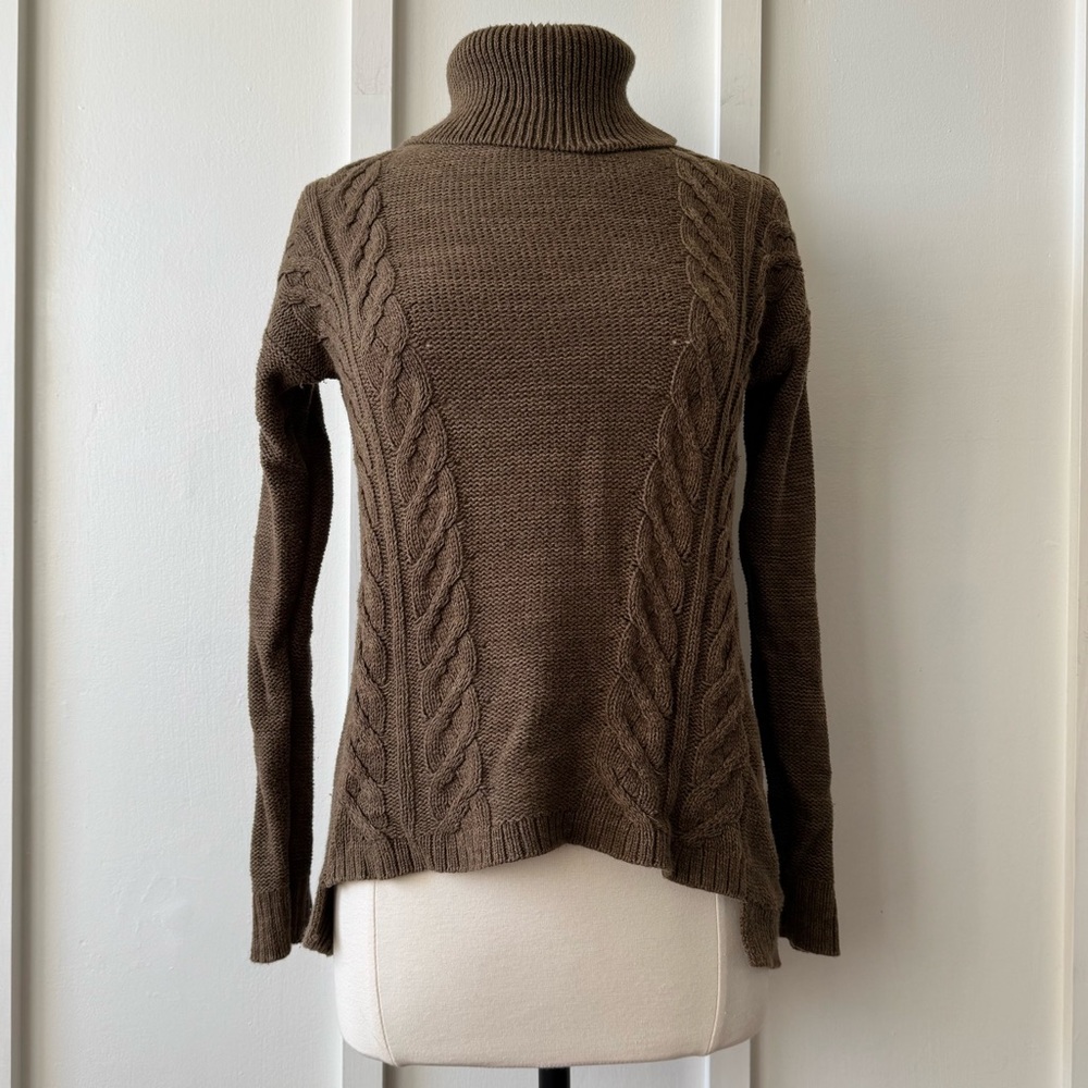Old Navy Olive Green Cable Knit Turtleneck‎ Sweater – Size Medium - Picture 2 of 8